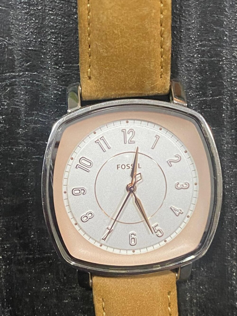 Brand New Fossil Women’s Leather Strap Watch with Original Tin
